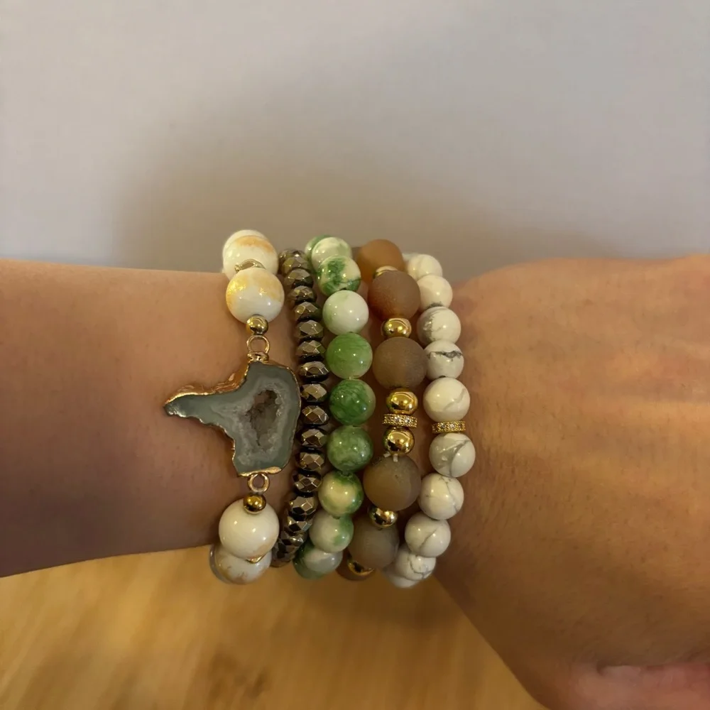 Handmade Gemstone Bracelet Stack Set of 5 NWT Jade Howlite Agate